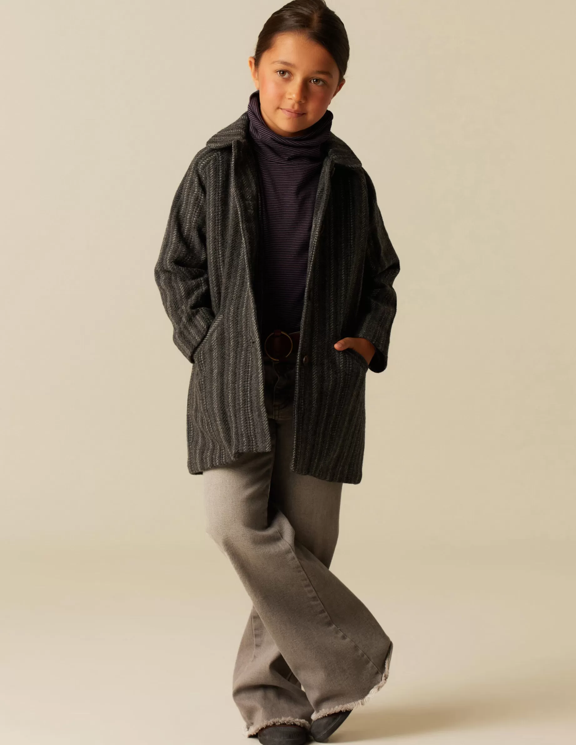 abrigo_raya_gris_2-1.webp Flash Sale NÍCOLI ABRIGO RAYA GRIS Grises