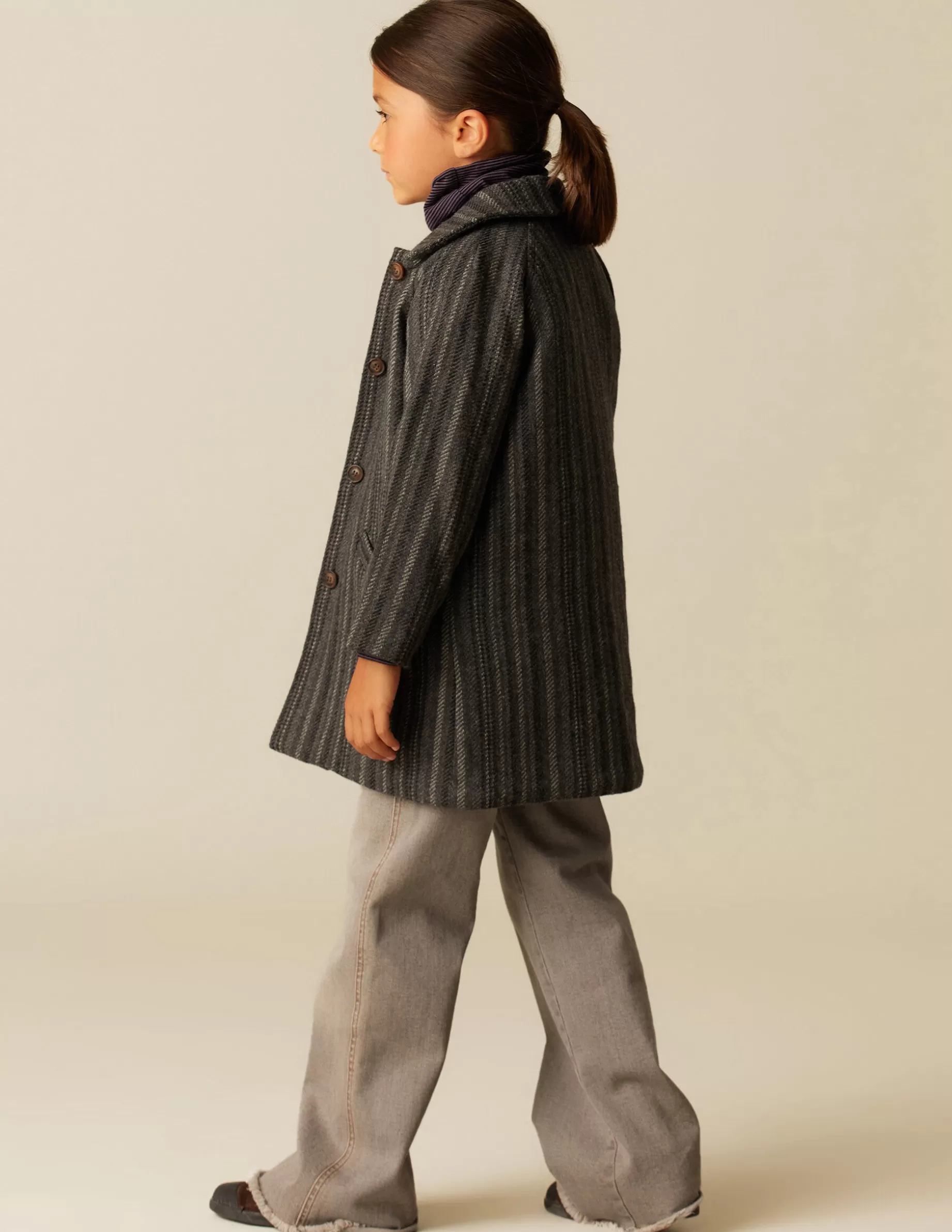 abrigo_raya_gris_3-1.webp Flash Sale NÍCOLI ABRIGO RAYA GRIS Grises