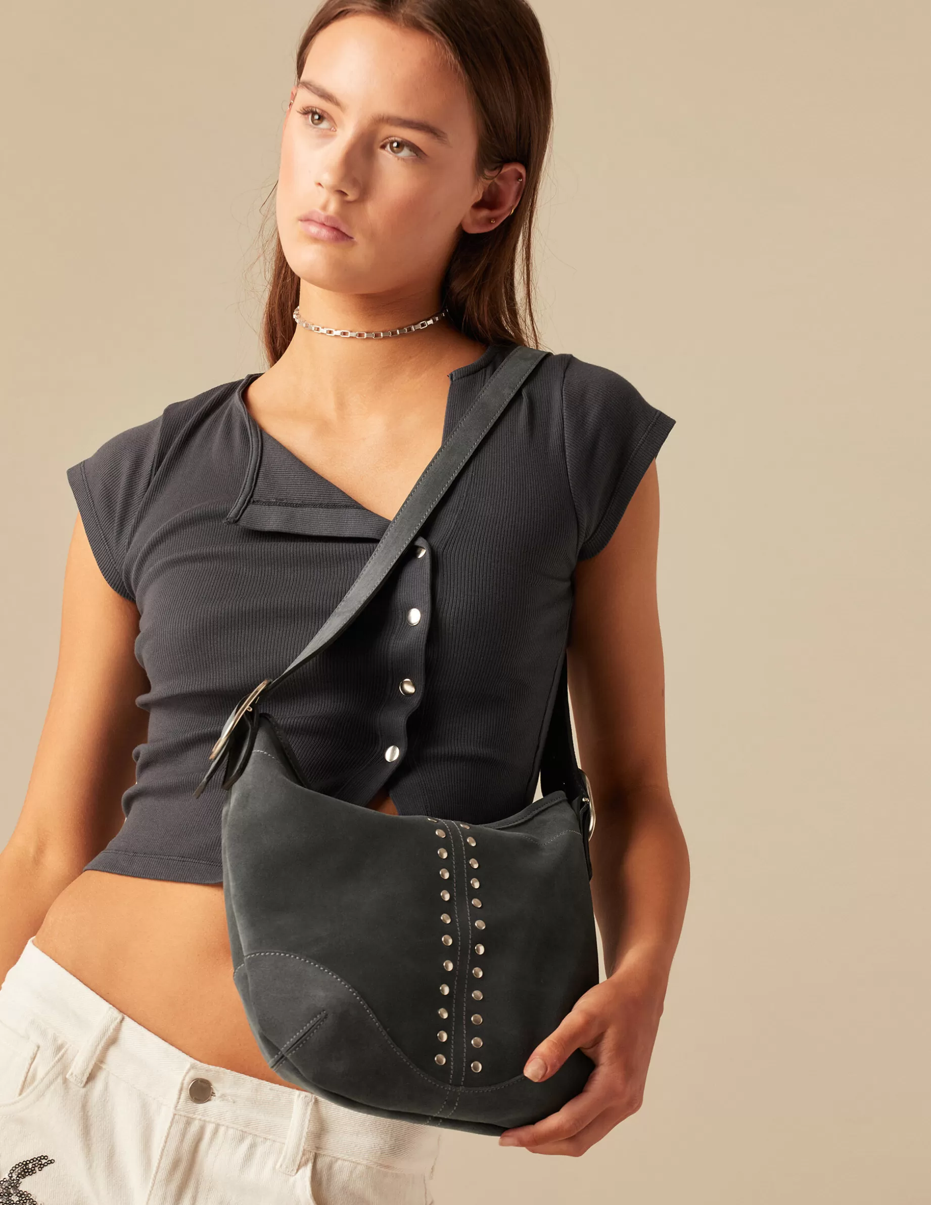 bolso_serraje_azul_tachas_2.webp Cheap NÍCOLI BOLSO SERRAJE AZUL TACHAS Grisesantracitas