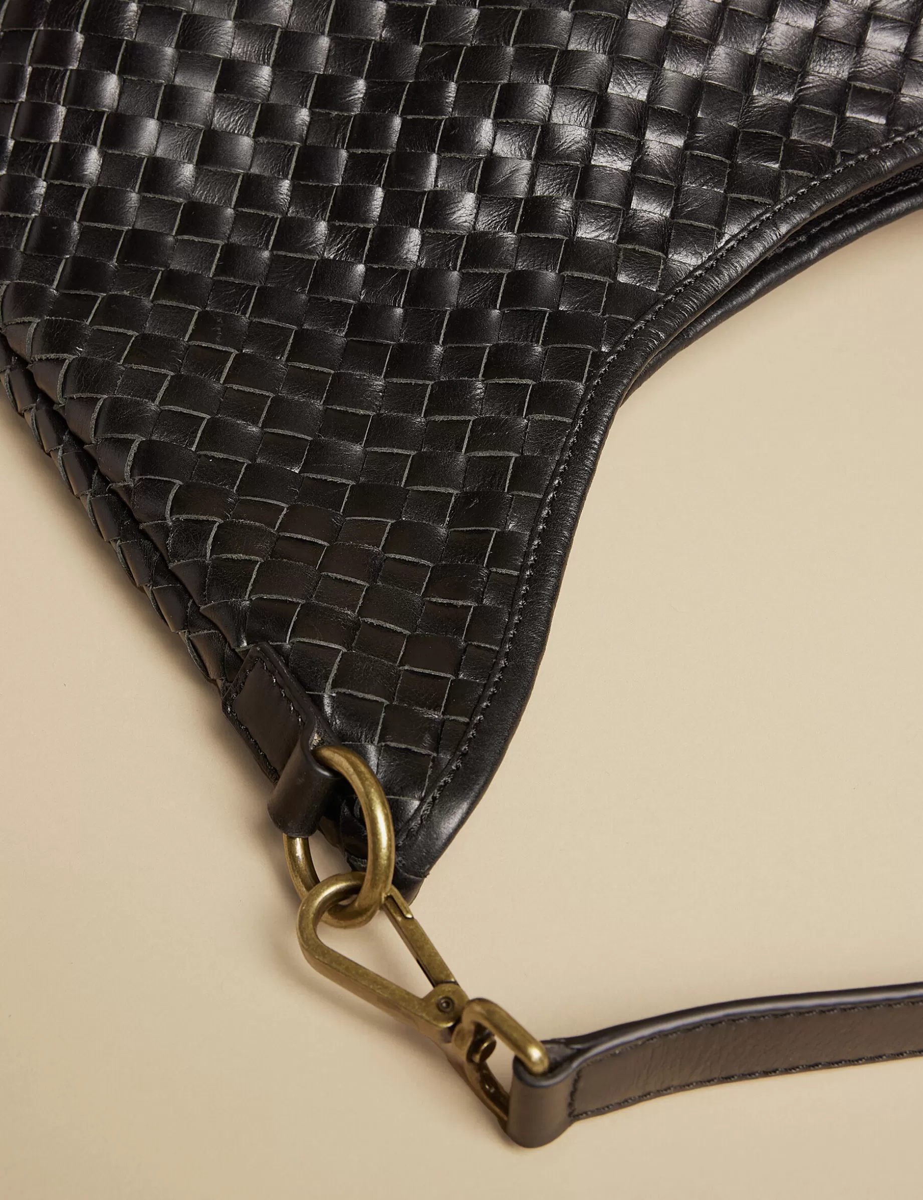 bolso_trenzado_negro_2.webp Fashion NÍCOLI BOLSO TRENZADO NEGRO