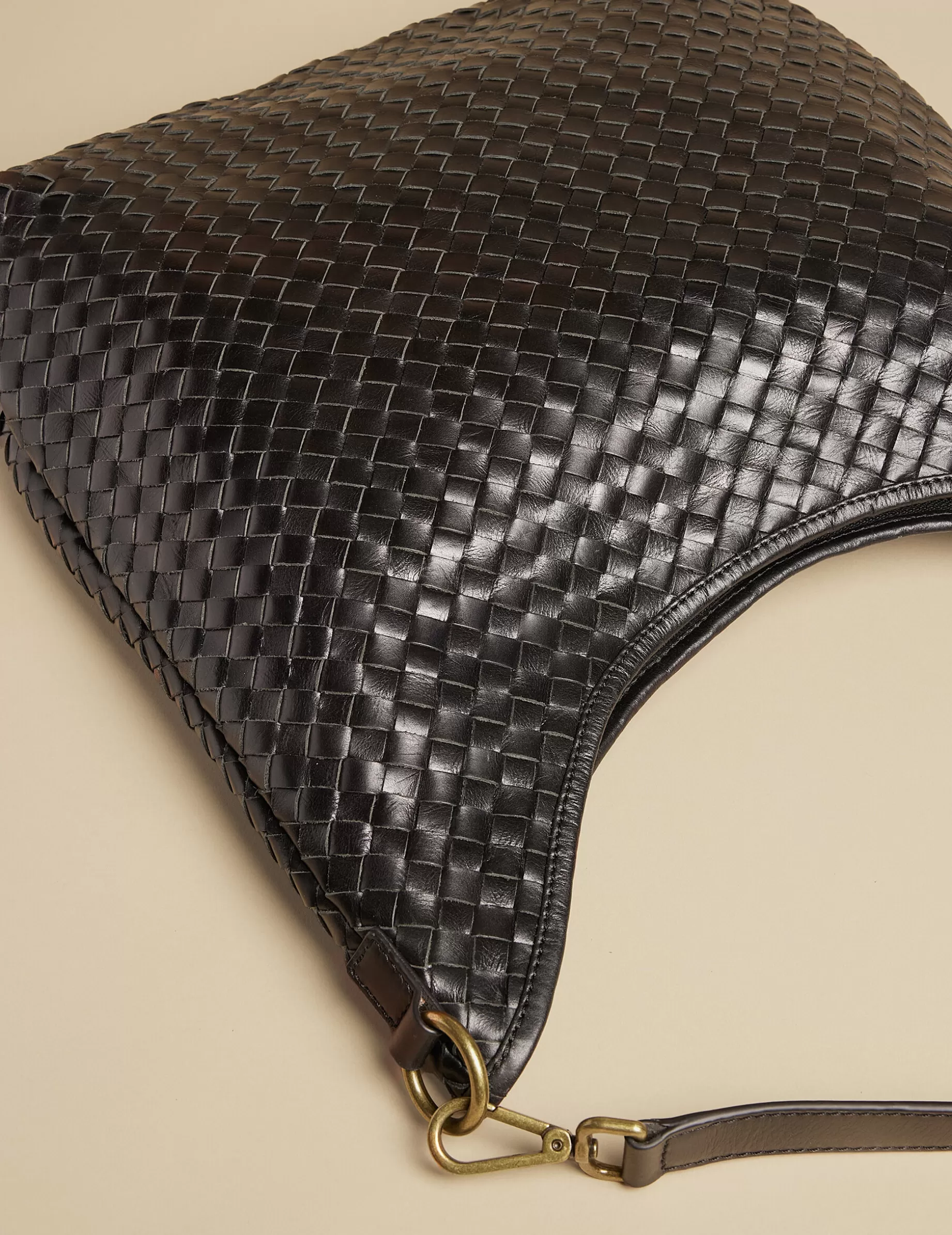bolso_trenzado_negro_3.webp Fashion NÍCOLI BOLSO TRENZADO NEGRO