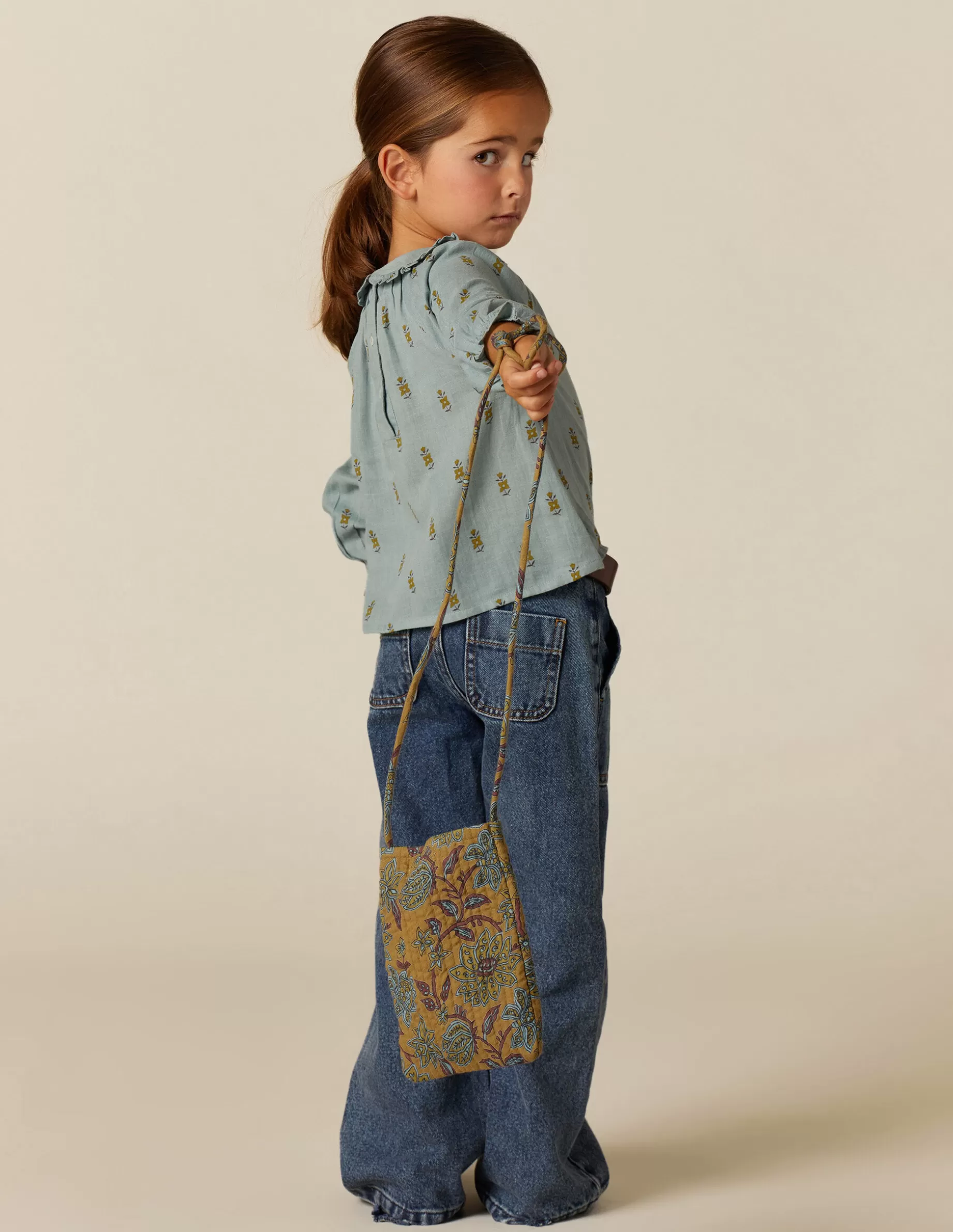 camisa_azul_flor_pequea_3-1.webp Shop NÍCOLI CAMISA AZUL FLOR PEQUEÑA Azules