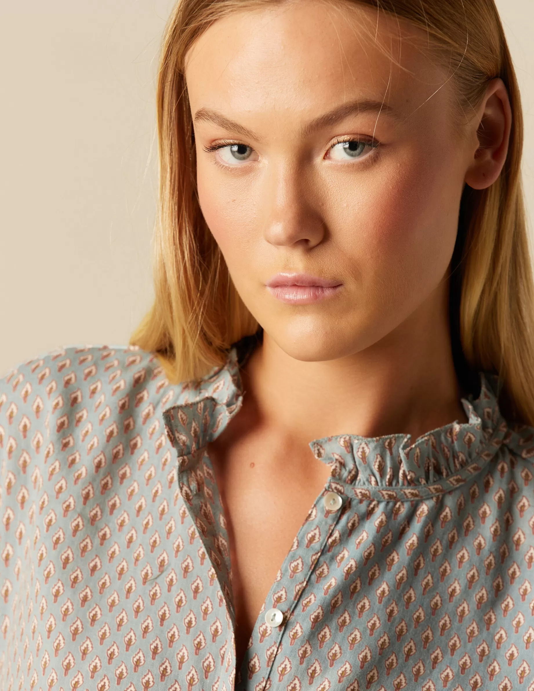camisa_hojitas_azul_2.webp Fashion NÍCOLI CAMISA HOJITAS AZUL Azulesclaros