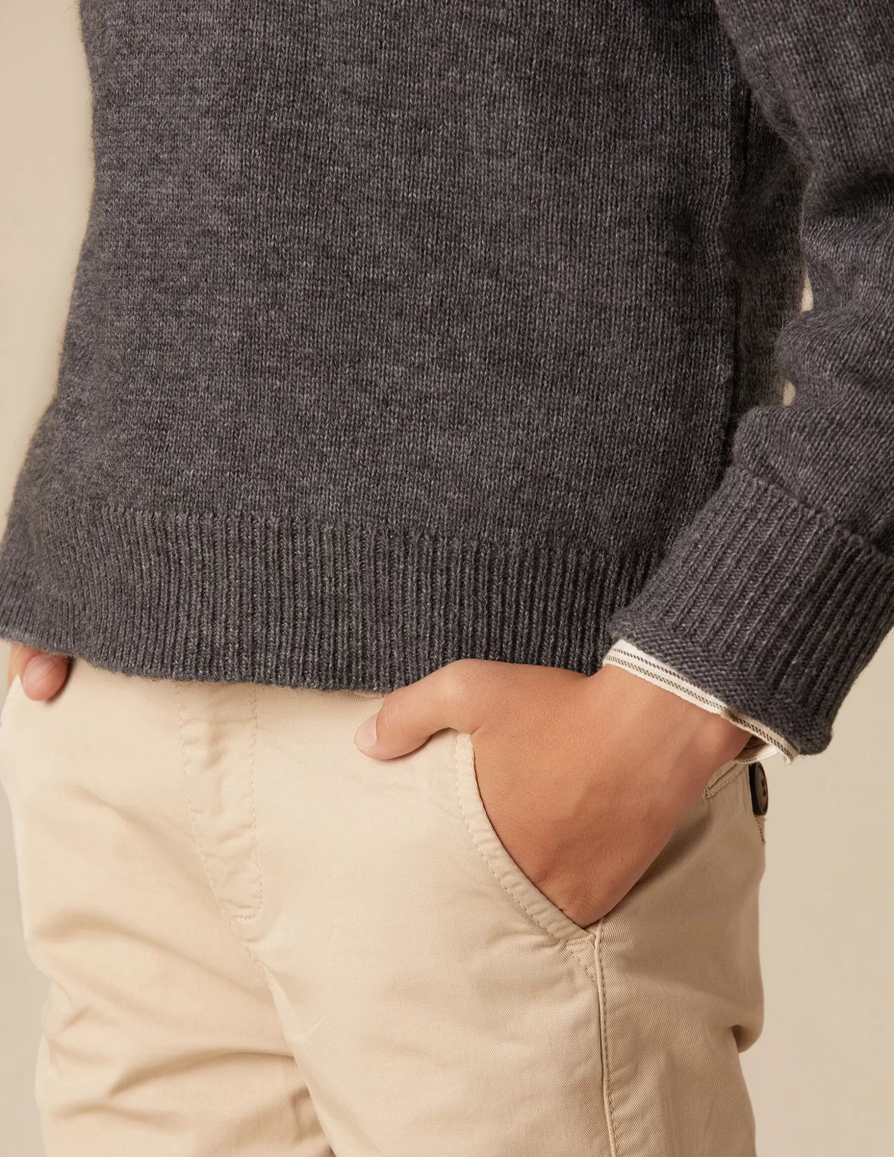pantaln_chino_largo_arena_2.webp New NÍCOLI PANTALÓN CHINO LARGO Arena