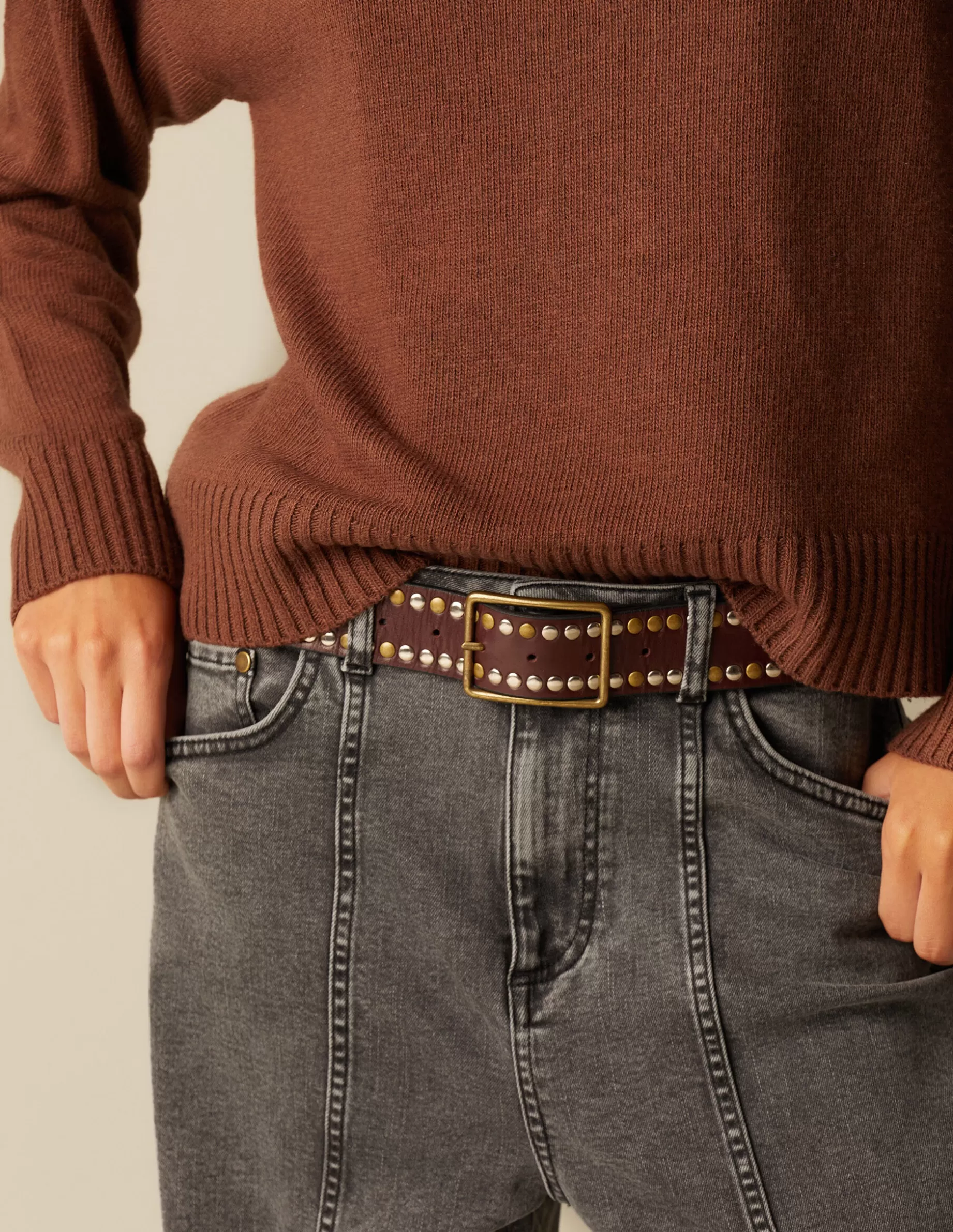 pantaln_gris_doble_pespuntes_2.webp Outlet NÍCOLI PANTALÓN GRIS DOBLE PESPUNTES Grises